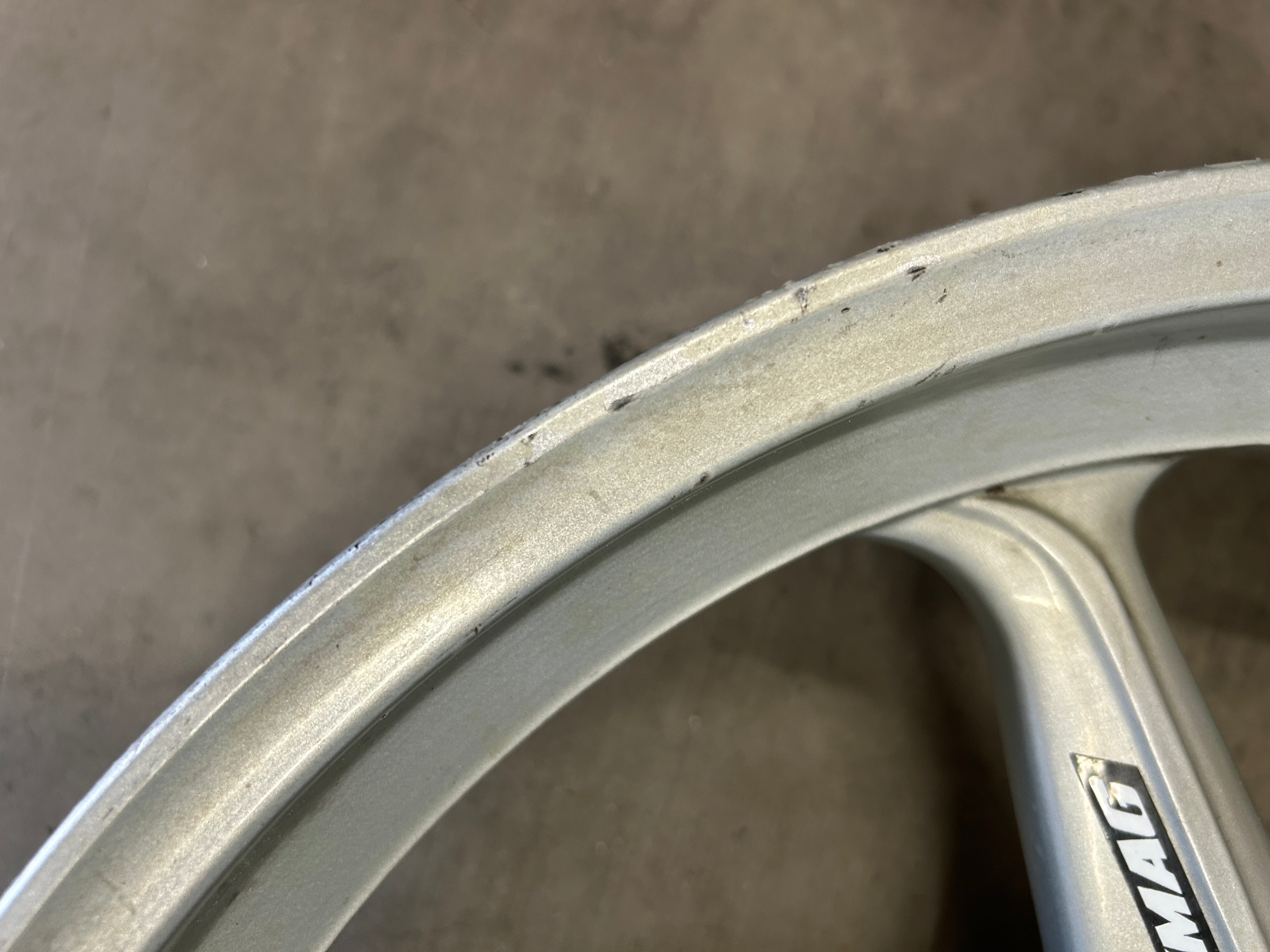 Dymag Front Wheel - Honda RC51 and other models 17" x 3.5"