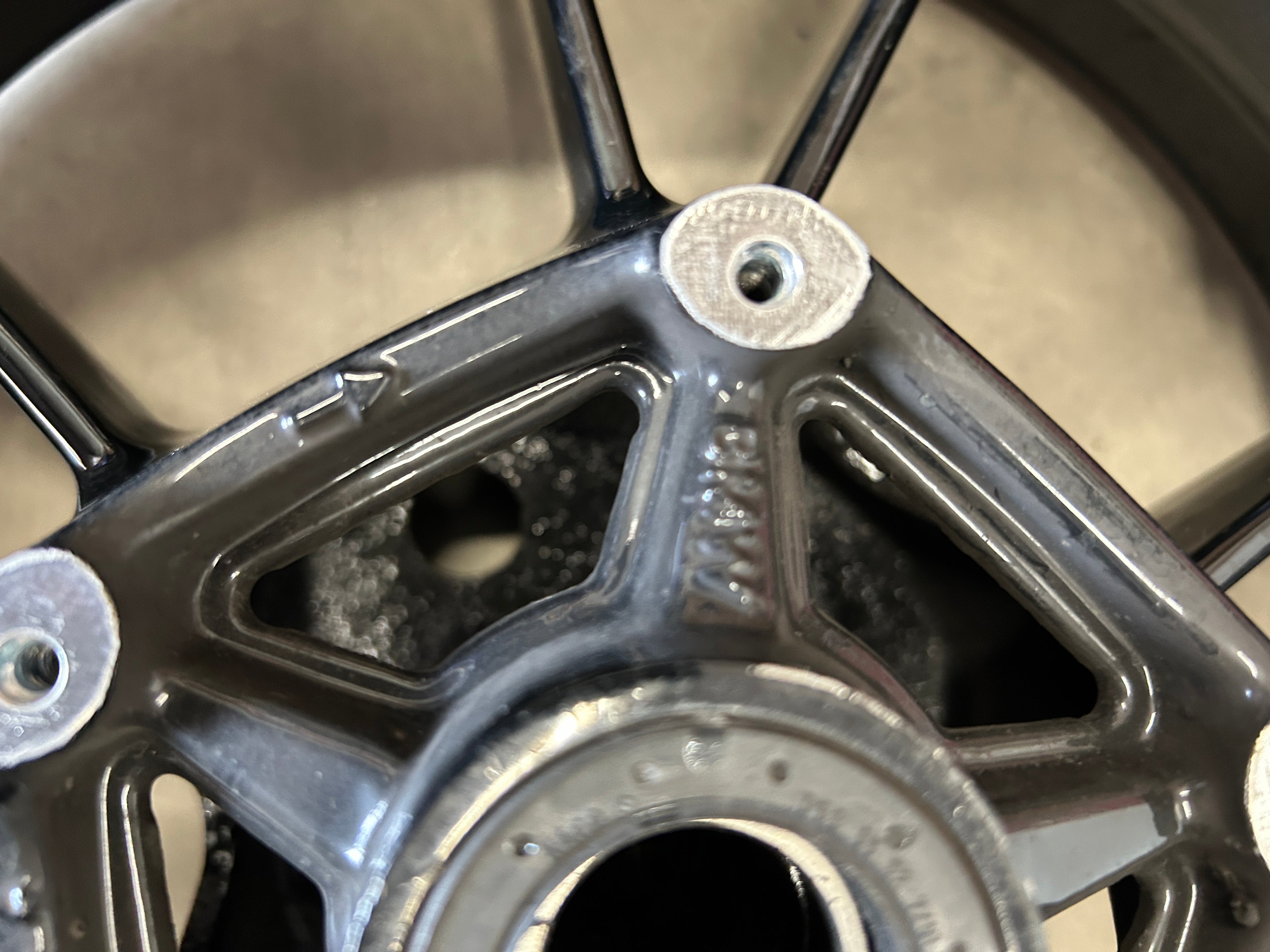 2009-2014 BMW S1000RR BLACK REAR WHEEL RIM (53711760)