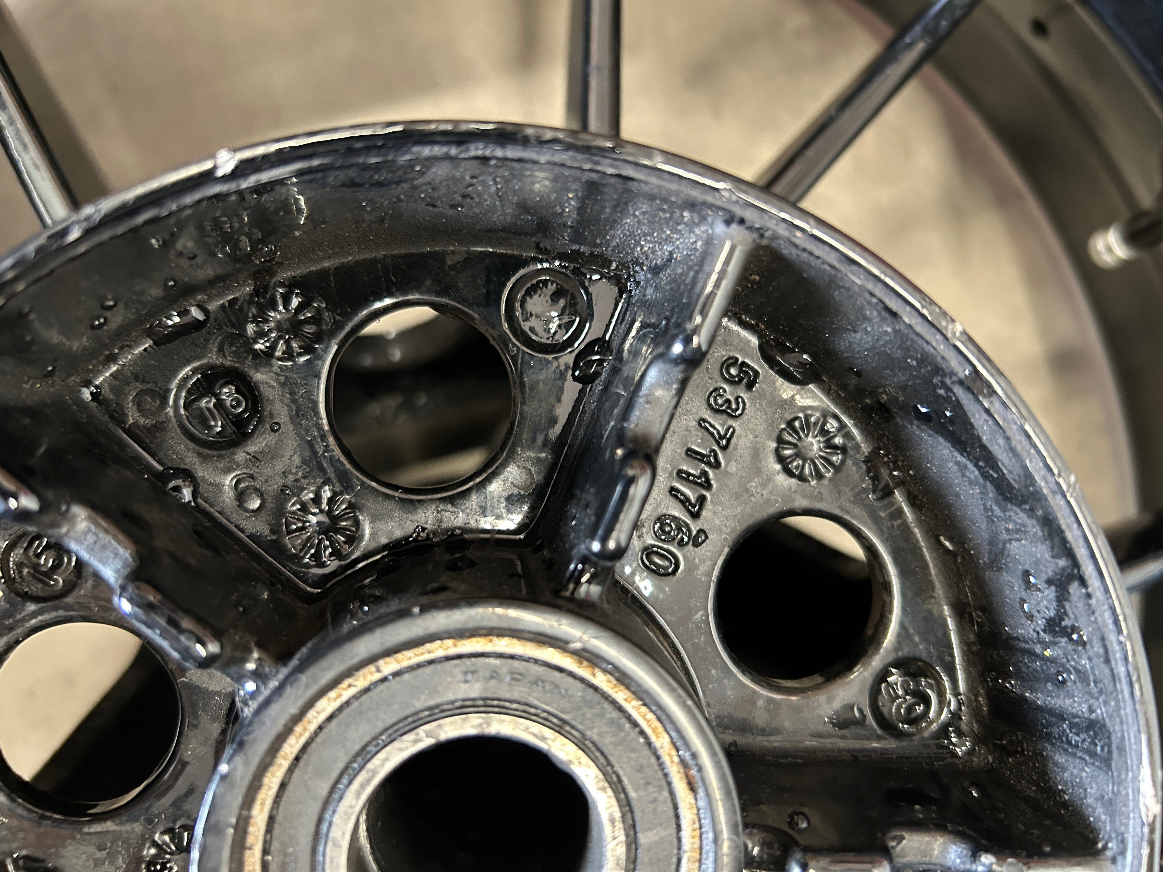 2009-2014 BMW S1000RR BLACK REAR WHEEL RIM (53711760)