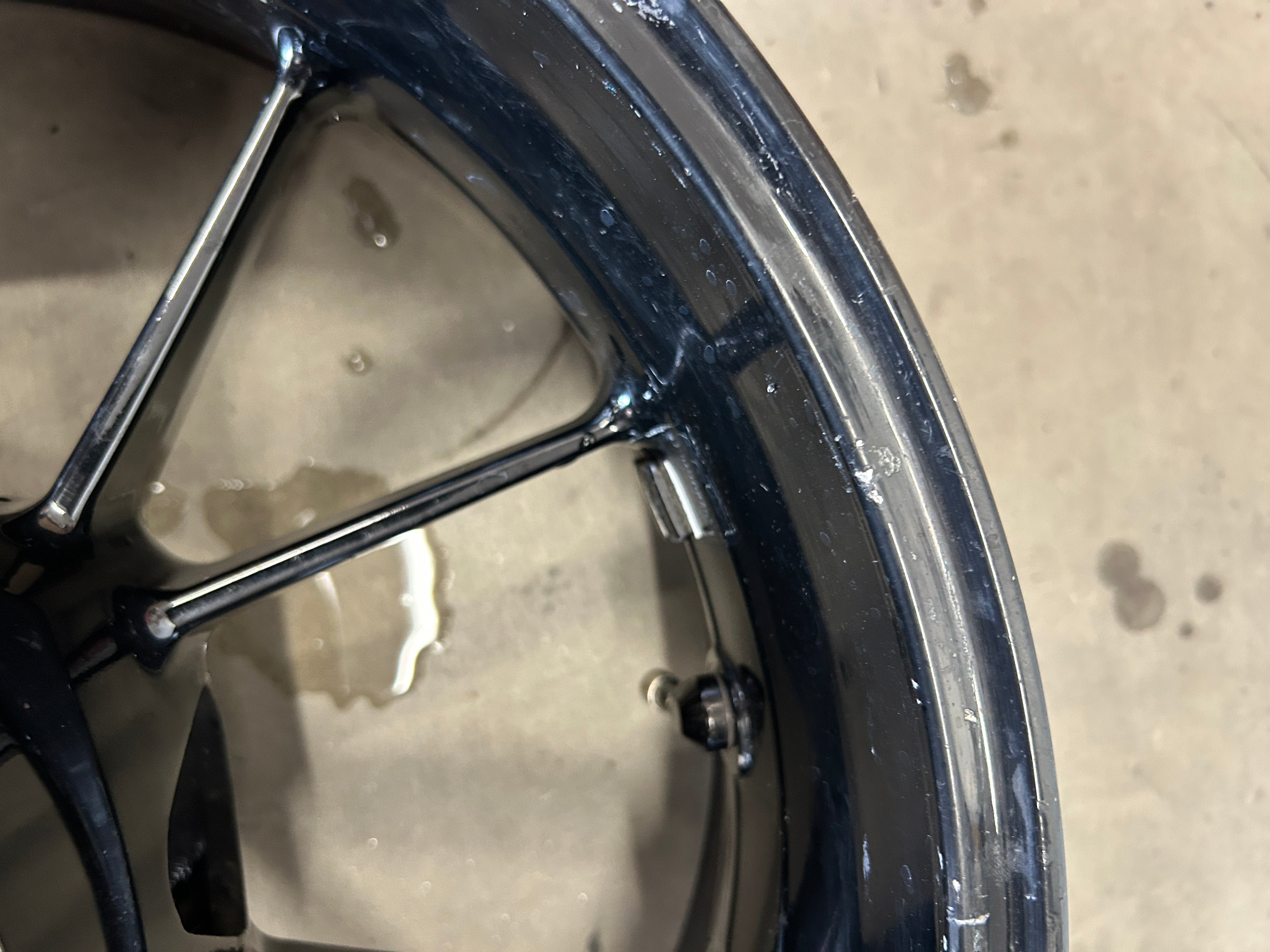 2009-2014 BMW S1000RR BLACK REAR WHEEL RIM (53711760)