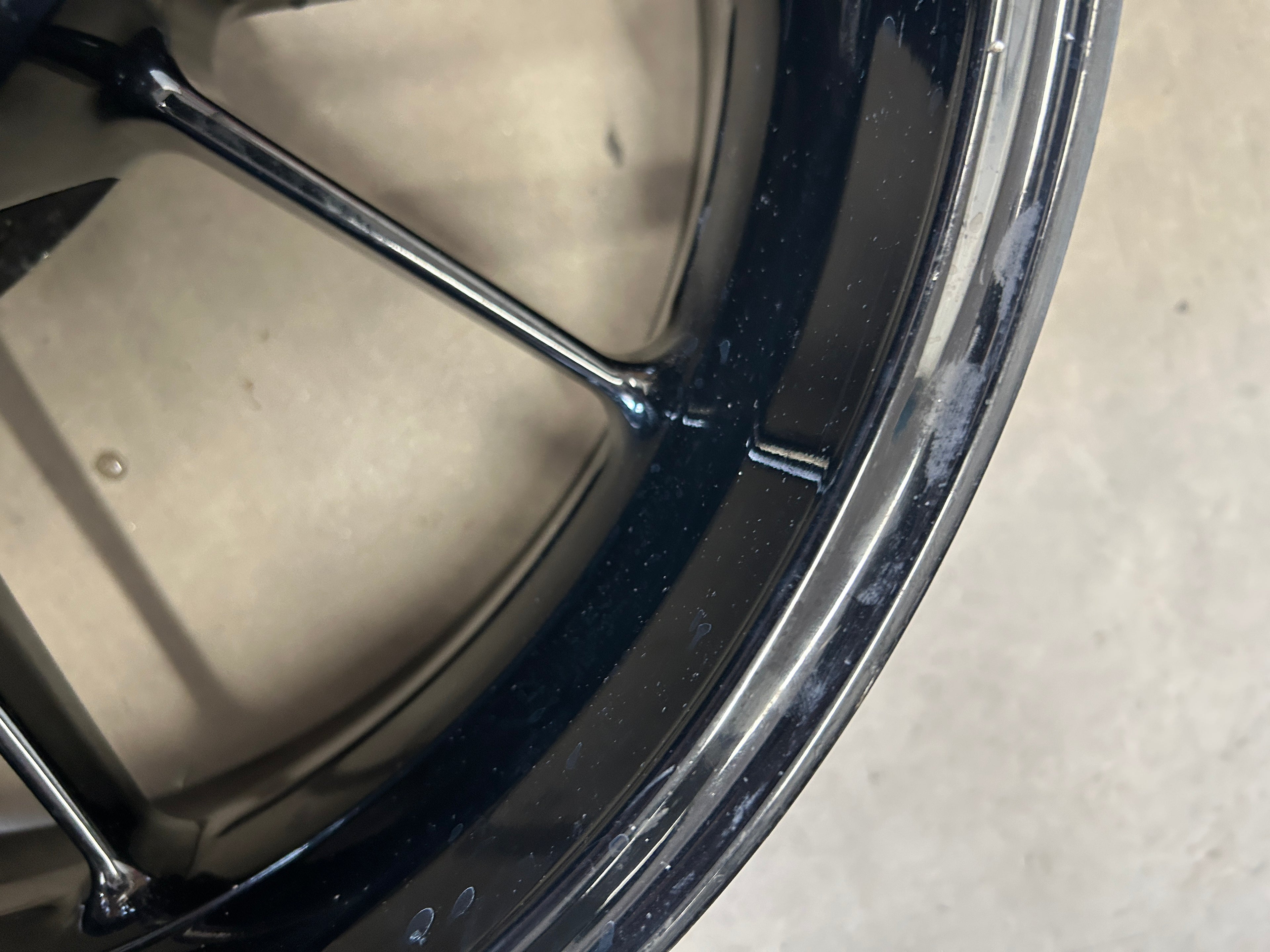 2009-2014 BMW S1000RR BLACK REAR WHEEL RIM (53711760)