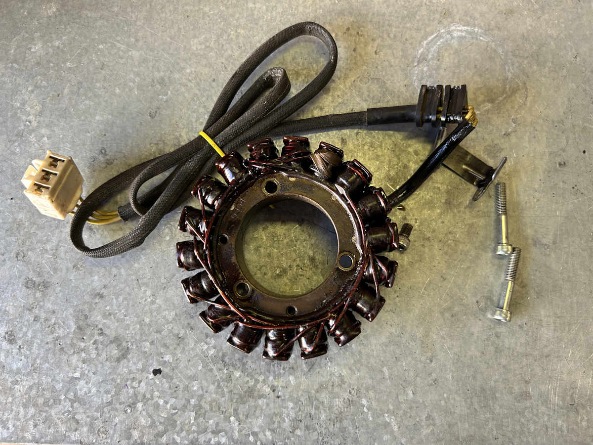 Honda RC51 RVT1000R SP1 Stator Magneto Alternator Generator 2000-2001