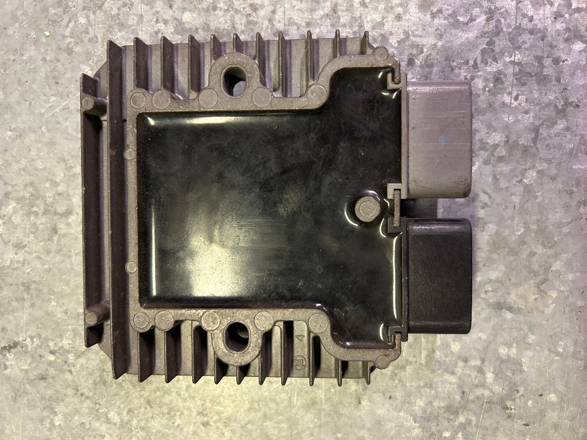 08-16 Kawasaki ZX6R Ninja Triumph Rocket Rectifier Regulator OEM 21066-0730