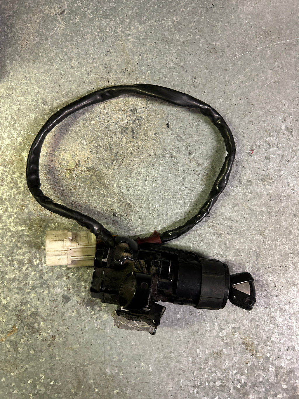 2013-2016 Kawasaki Ninja ZX6R ignition switch with key OEM