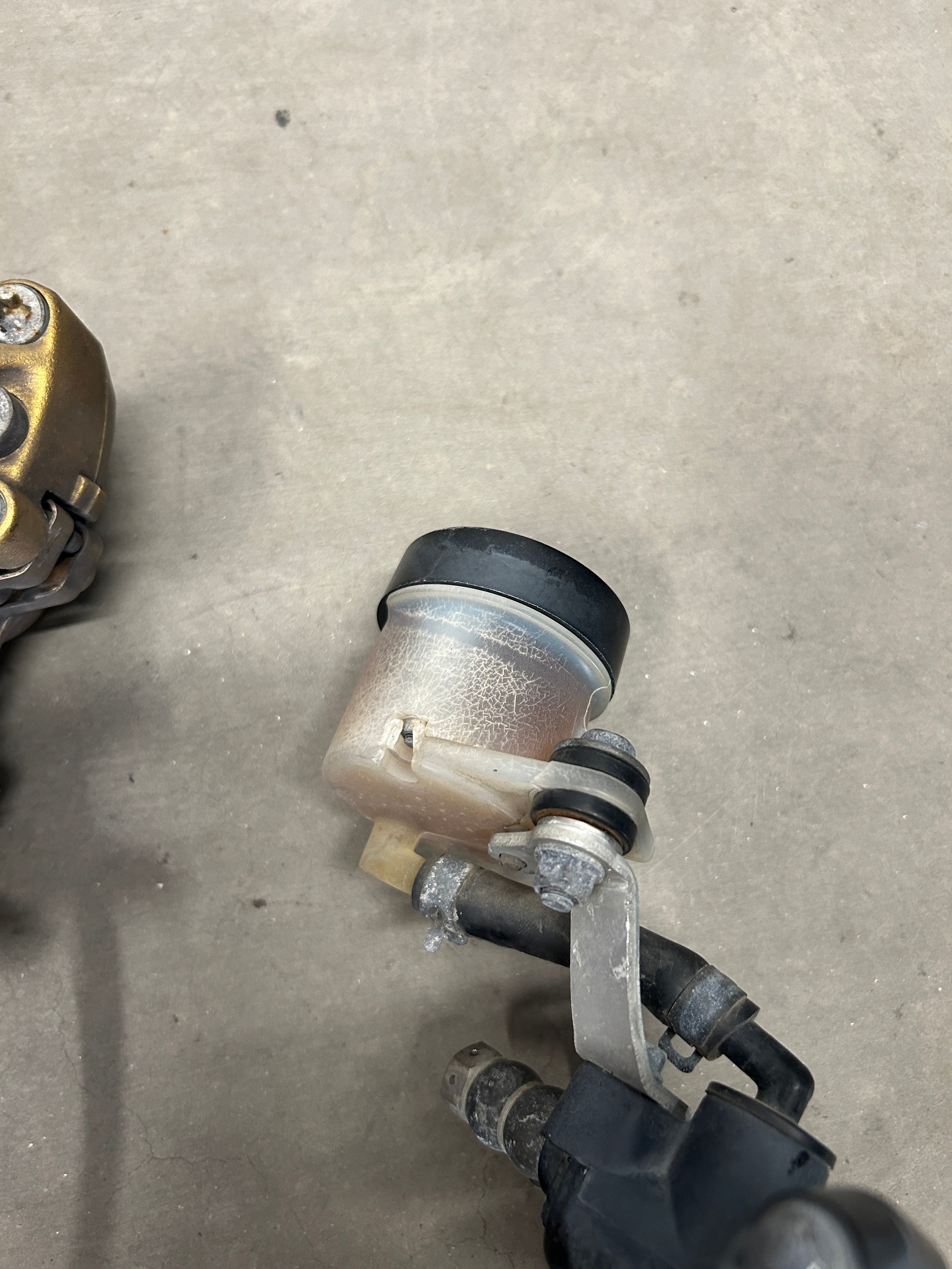 Honda RC51 RVT1000R Front Brake Caliper Master Complete SP1 SP2 00-06