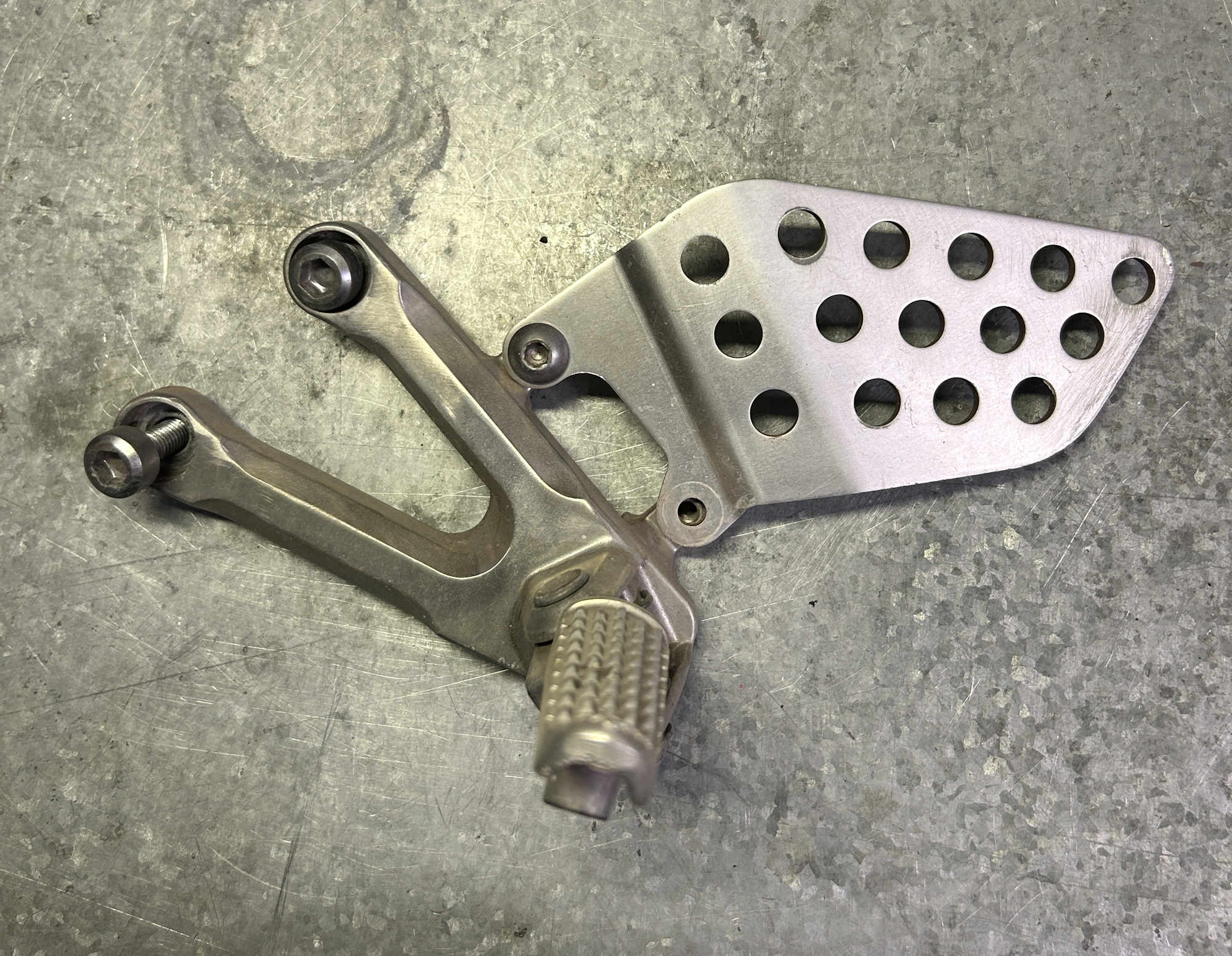 04-05 HONDA CBR1000RR 1000RR LEFT REARSET REAR SET DRIVER FOOT PEG REST STOP