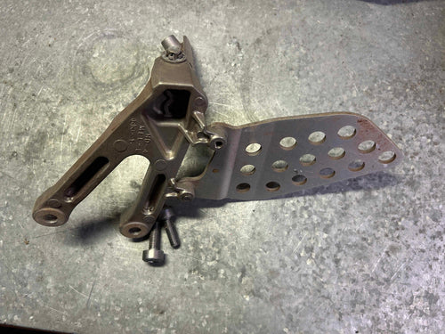 04-05 HONDA CBR1000RR 1000RR LEFT REARSET REAR SET DRIVER FOOT PEG REST STOP