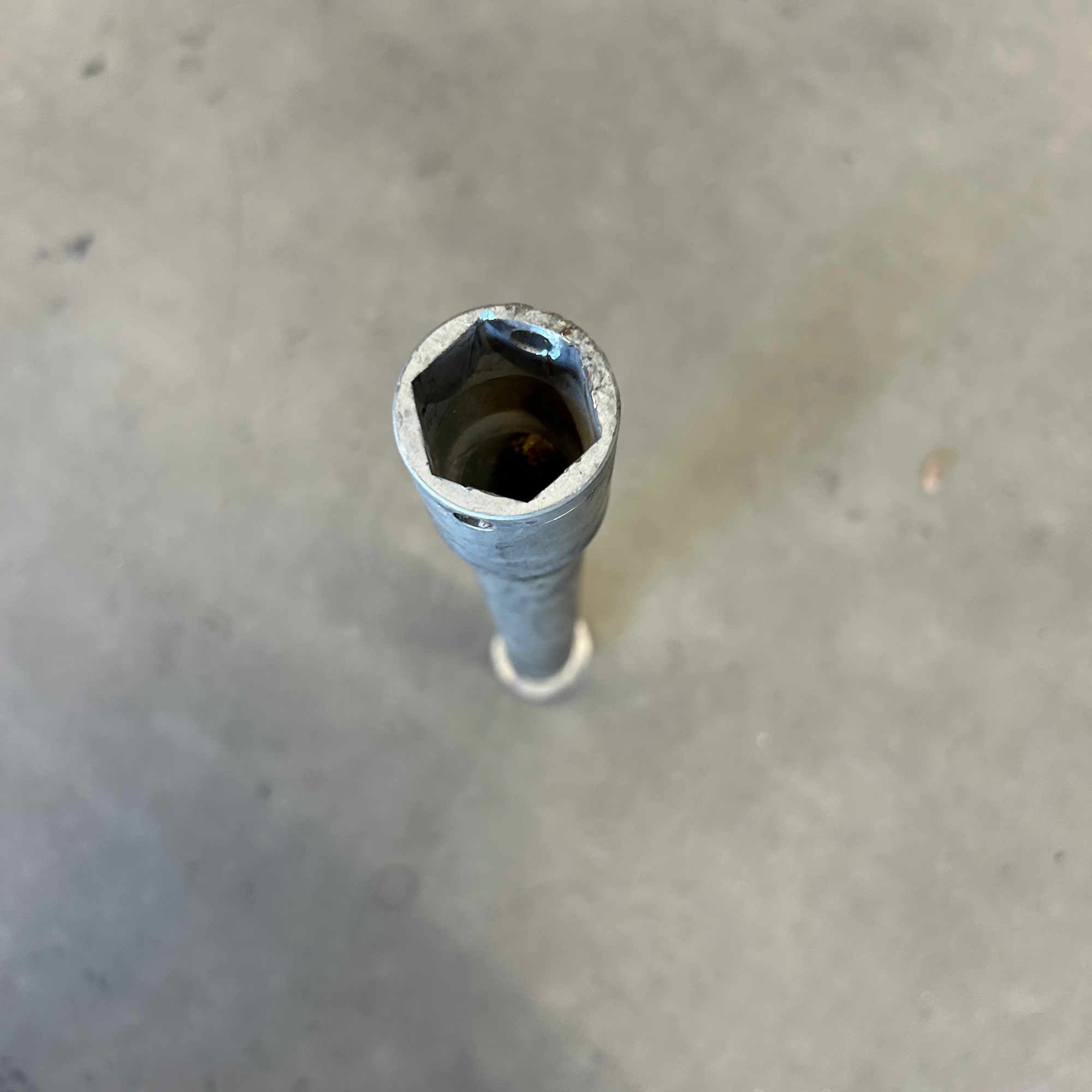 04-05 HONDA CBR1000RR CBR1000 OEM FRONT AXLE WHEEL RIM PIVOT BOLT 2004 2005