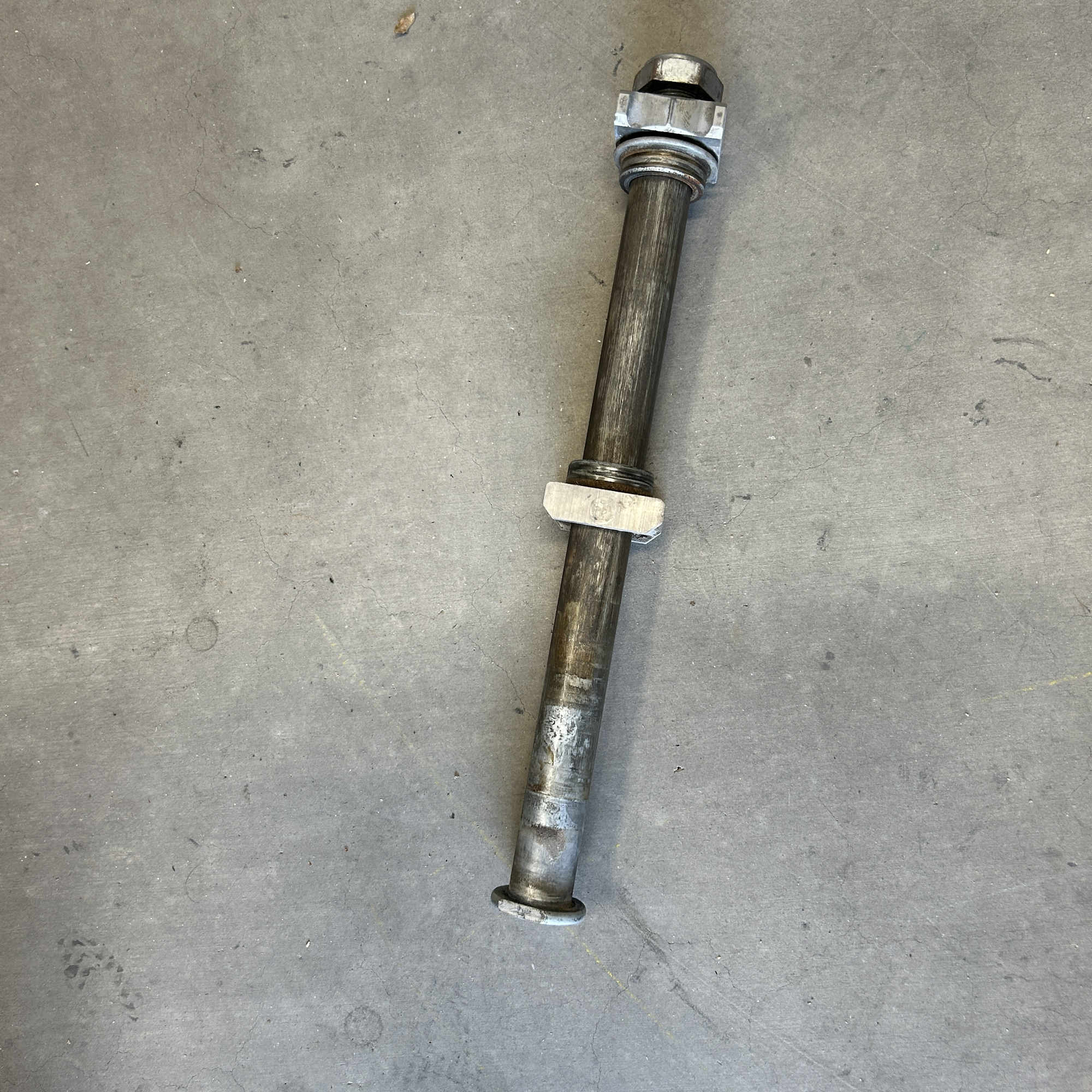 04-05 HONDA CBR1000RR CBR1000 OEM REAR AXLE BACK WHEEL RIM PIVOT BOLT 2004 2005