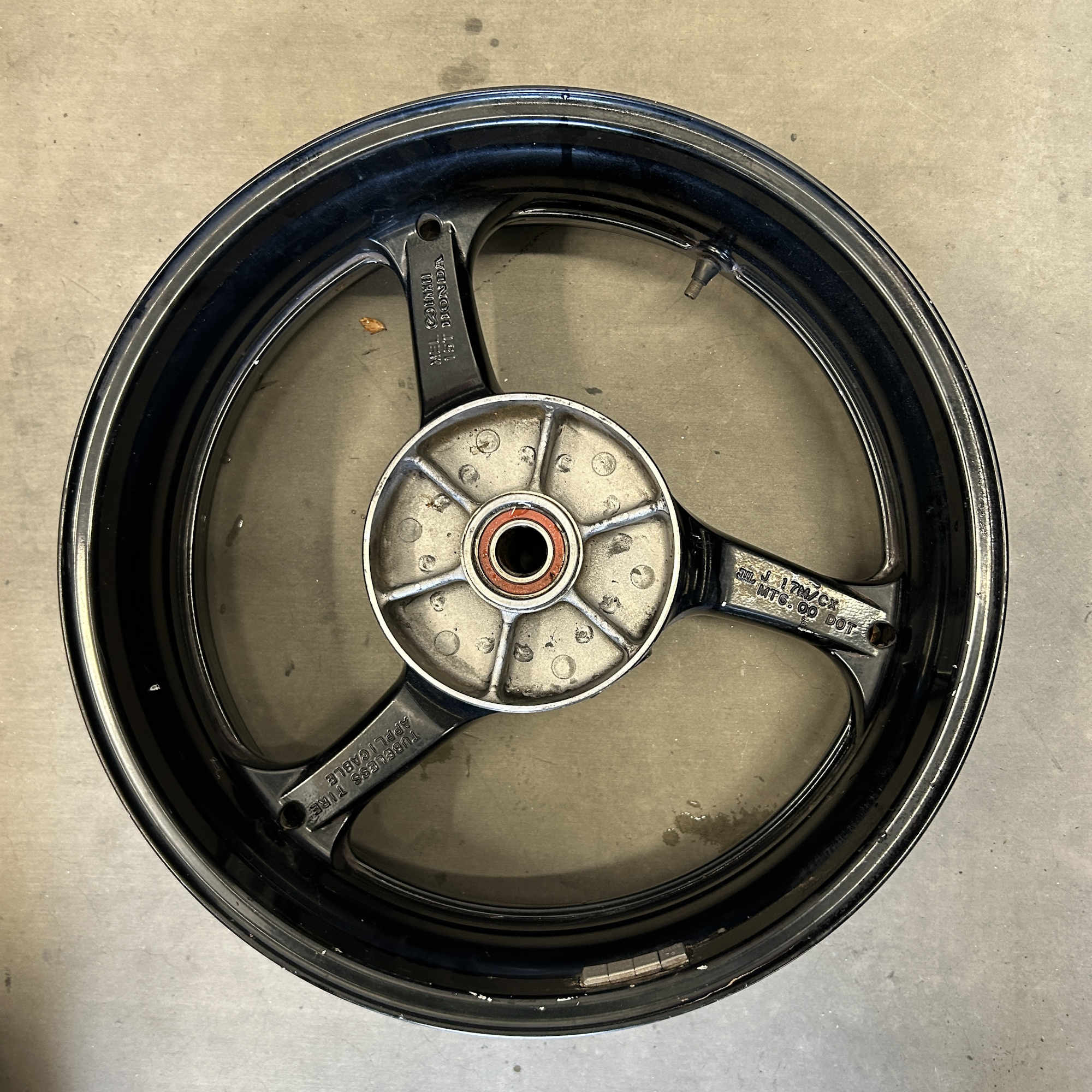 04-07 Honda CBR1000rr CBR 1000 Rear Wheel Back Rim OEM 2004-2007