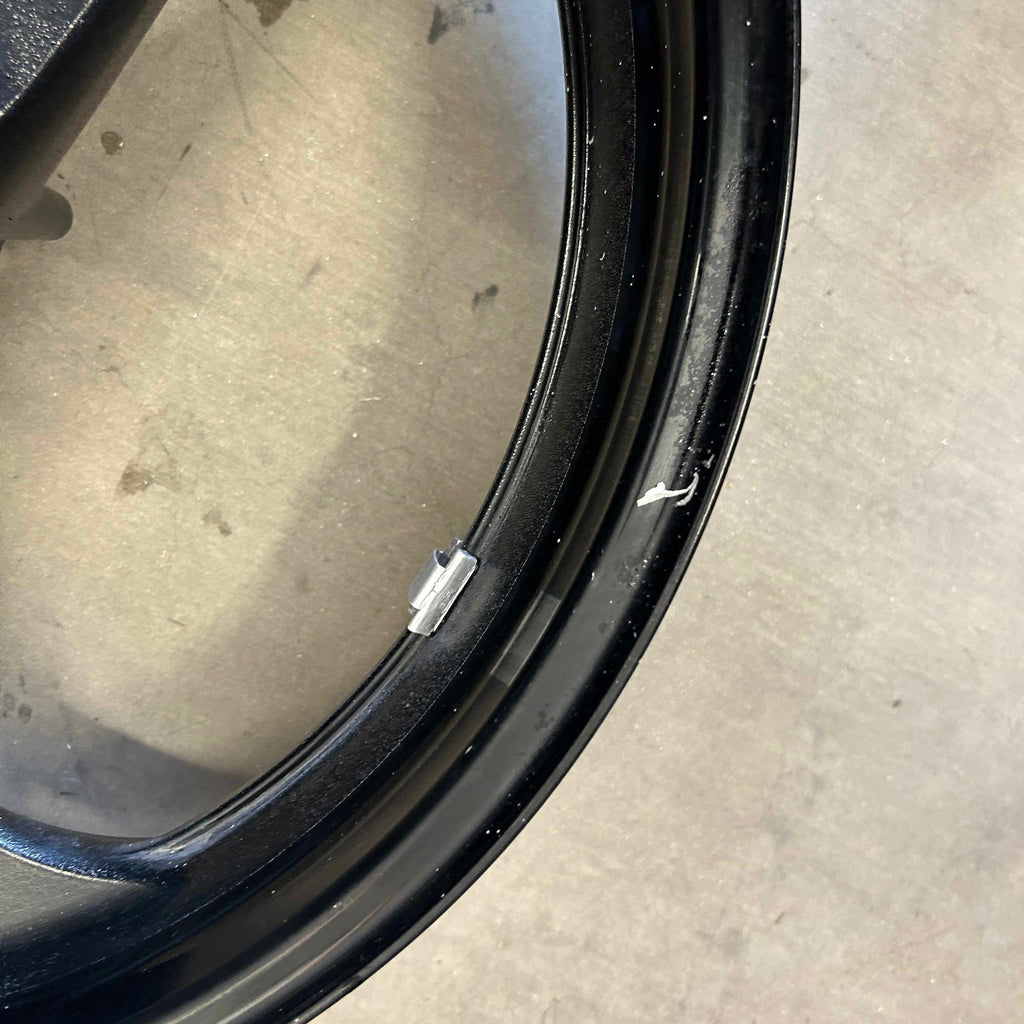 04-07 Honda CBR1000rr CBR 1000 Front Wheel  Rim OEM 2004-2007