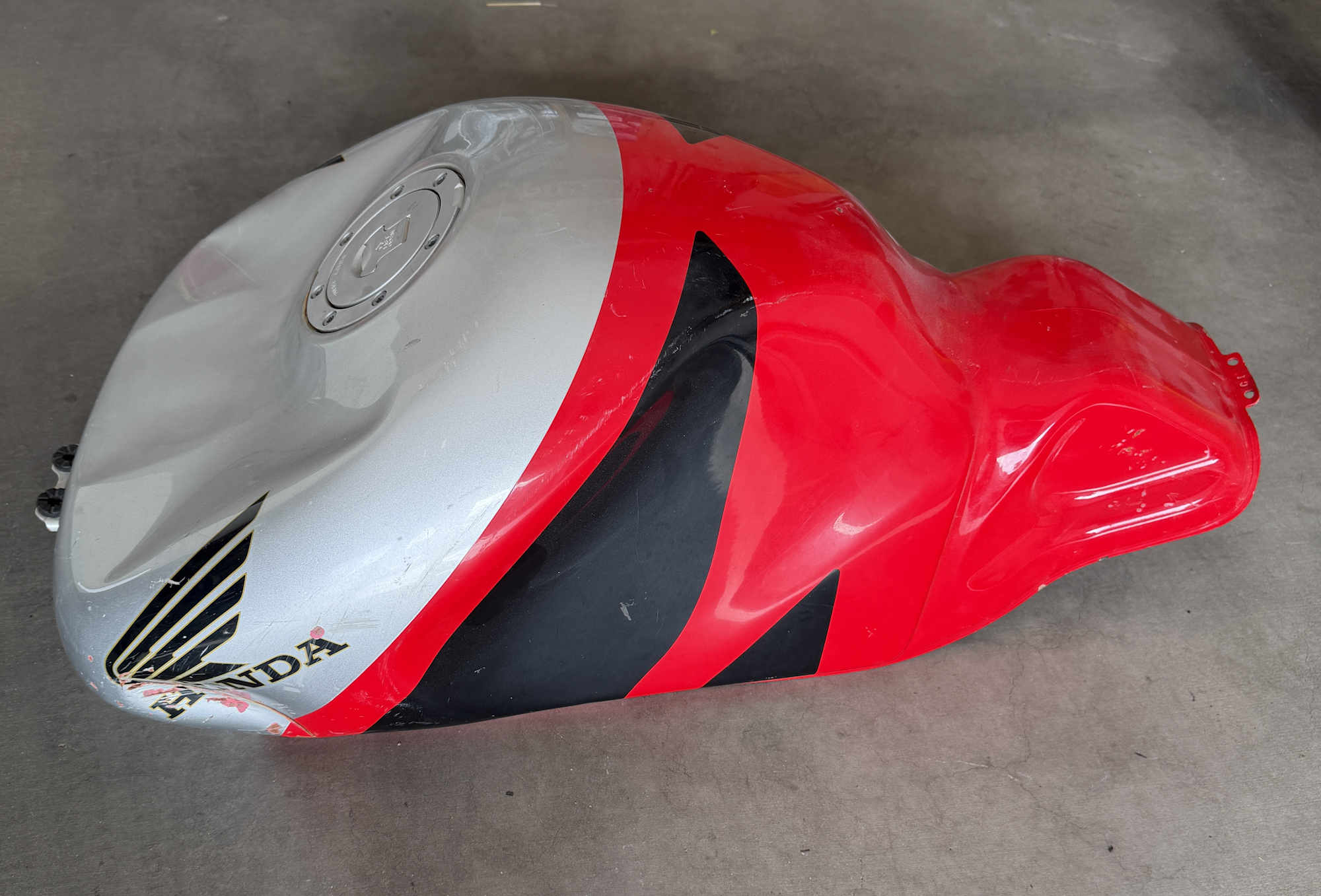 Honda RC51 RVT1000R Fuel Tank Gas Petrol